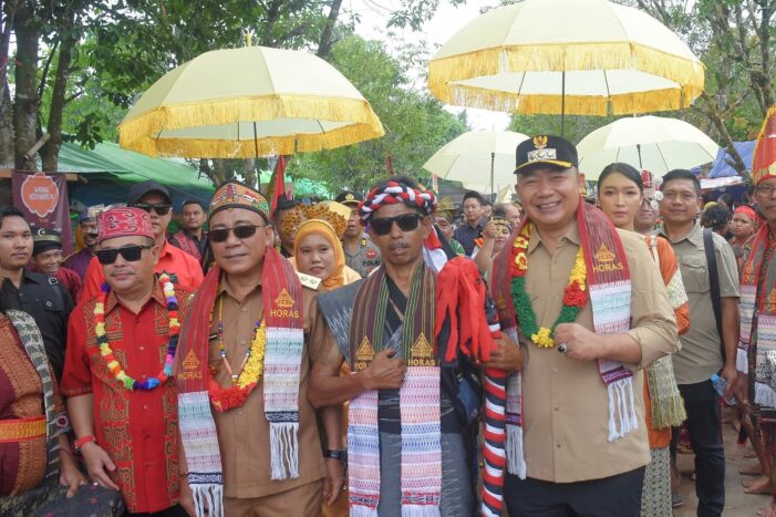 Bupati Hadiri Festival Seni Budaya Balai Bekuak II
