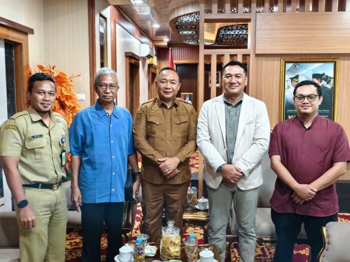 Bupati Terima Audiensi Akan Berdirinya Universitas Baru di Ketapang