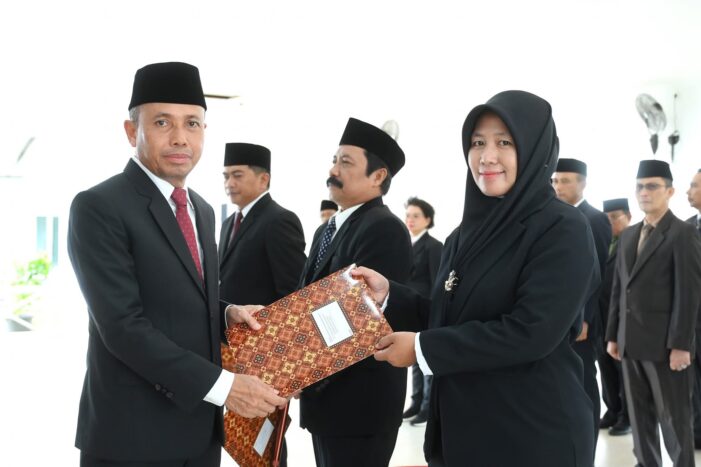 Sekda Lantik Dewan Pengawas LPPL Radio Ketapang