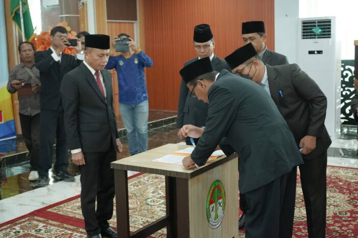 Sekda Lantik Pejabat Administrator dan Pengawas