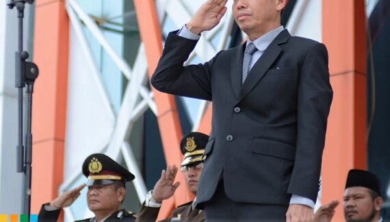 Sekda Inspektur Upacara HUT ke-69 Pemerintah Provinsi Kalimantan Barat