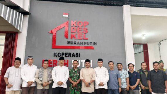 Bupati Tinjau Pembangunan KMP di dua Desa Nanga Tayap