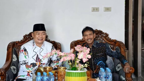 Idul Fitri, Bupati Silaturahmi ke Tokoh Agama dan Tokoh Masyarakat Idul Fitri, Bupati Silaturahmi ke Tokoh Agama dan Tokoh Masyarakat