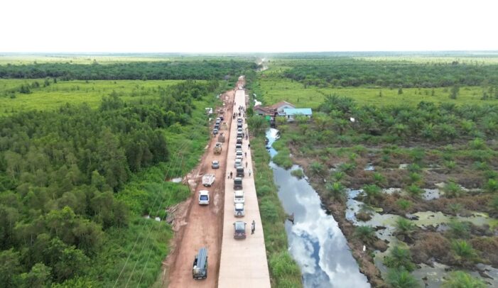 Bupati Alexander Wilyo Resmikan Jalan Pelang–Sungai Kepuluk