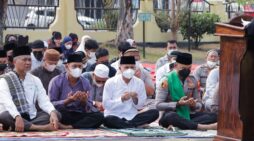 Sekda Hadiri Sholat Istisqa, Warga Diajak Muhasabah Dan Memohon Hujan