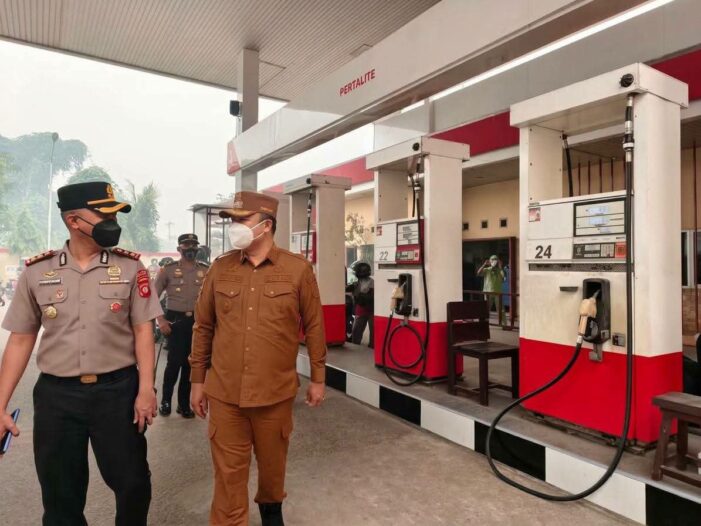 Pastikan Pelayanan Lancar, Bupati Bersama Kapolres Turun Langsung Cek SPBU